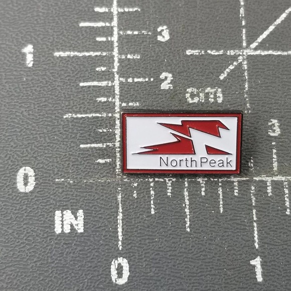 VTG North Peak Keystone Colorado Ski Resort Enamel Pin Skiing Souvenir Red White - Picture 2 of 4